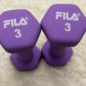 FILA Hand Weight, 3lb Neoprene shell provides a comfortable, non-slip grip.